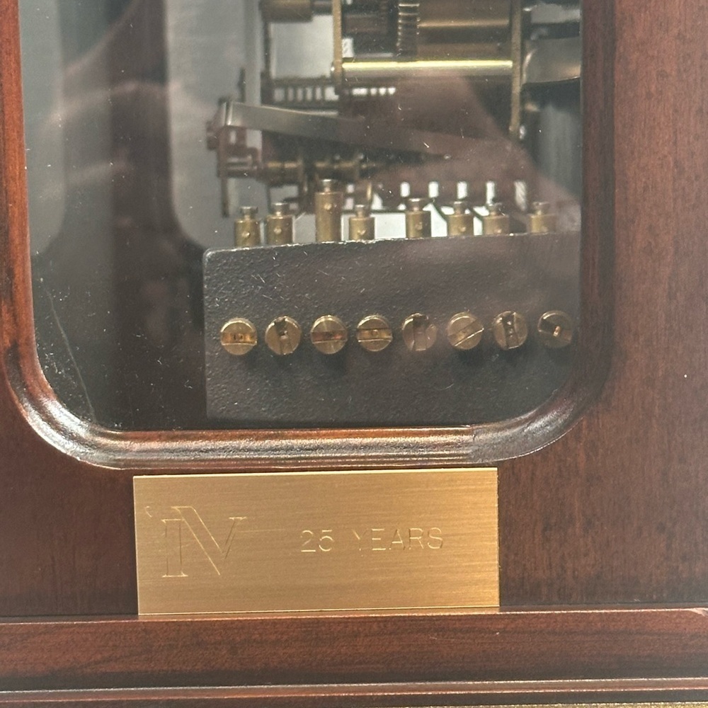 Howard Miller Thomas Tompion Mantel Clock – Model 612-436 - Picture 7 of 10